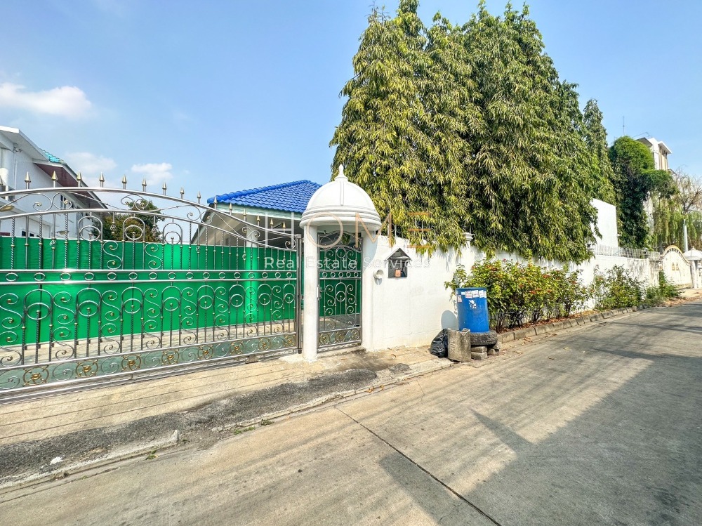 บ้านเดี่ยวพร้อมที่ดิน ซอย ลาซาล 32 / 1 ไร่ (ขาย), House with Land Soi Lasalle 32 / 1,600 Square Metre (FOR SALE) PUY269