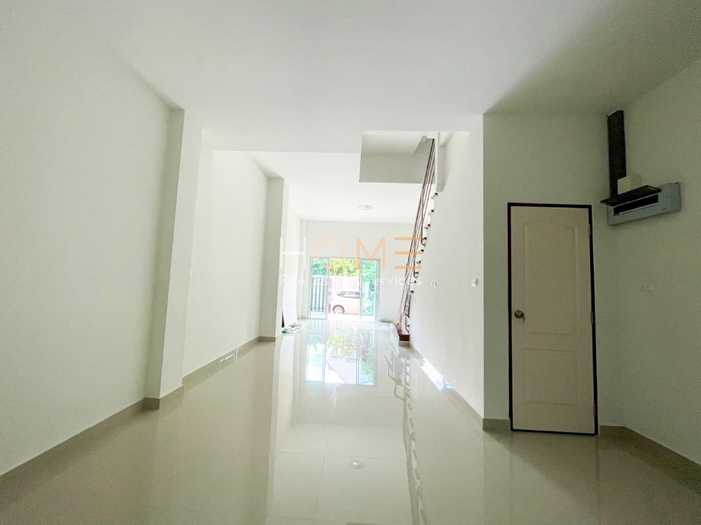 ทาวน์โฮม ซอยอินทามระ 19 / 3 ห้องนอน (ขาย), Townhome Soi Inthamara 19 / 3 Bedrooms (SALE) PLOYW370