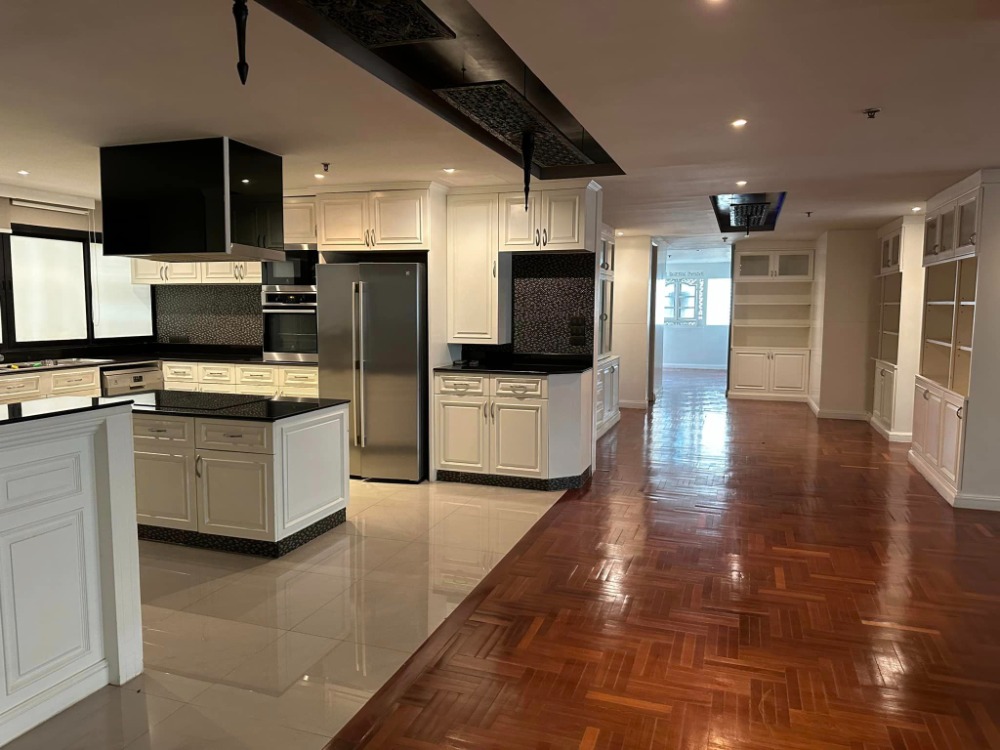 Baan Sathorn / 4 Bedrooms (SALE), บ้านสาทร / 4 ห้องนอน (ขาย) DO306