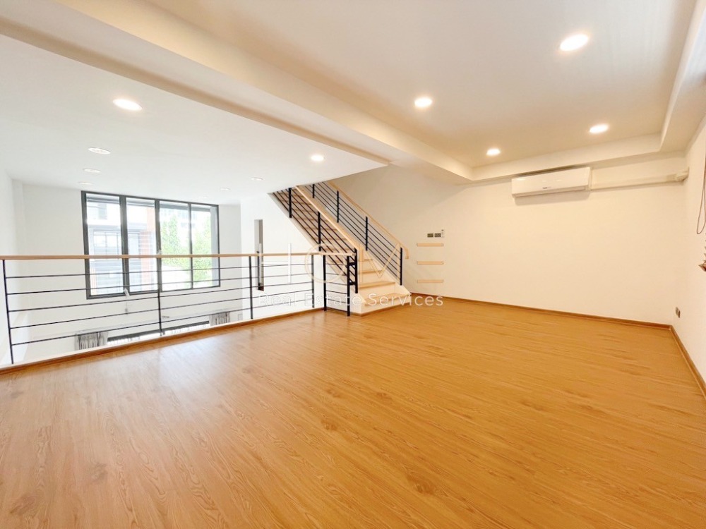 ทาวน์โฮม ชิเซน พัฒนาการ 32 / 4 ห้องนอน (ให้เช่า), Shizen Phatthanakan 32 / Townhome 4 Bedrooms (FOR RENT) PALM762