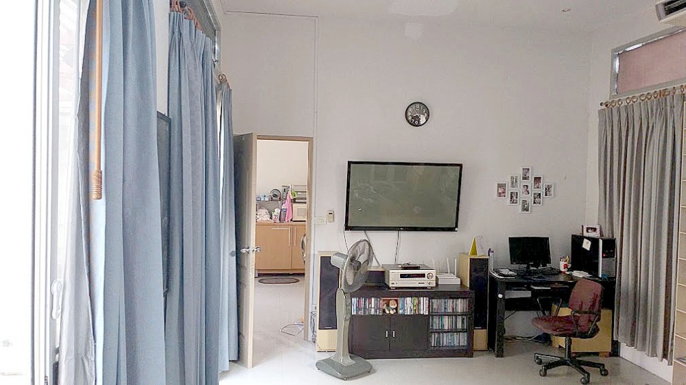 บ้านเดี่ยว โชคชัย 4 ซอย 70 / 2 ห้องนอน (ขาย), Detached House Chokchai 4 Soi 70 / 2 Bedrooms (FOR SALE) RUK229