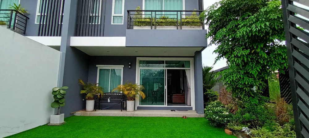 บ้านแฝด รามคำแหง 118 ซอย 46-3 / 5 ห้องนอน (ขาย), Semi-Detached House Ramkhamhaeng 118 Soi 46-3 / 5 Bedrooms (FOR SALE) JANG004