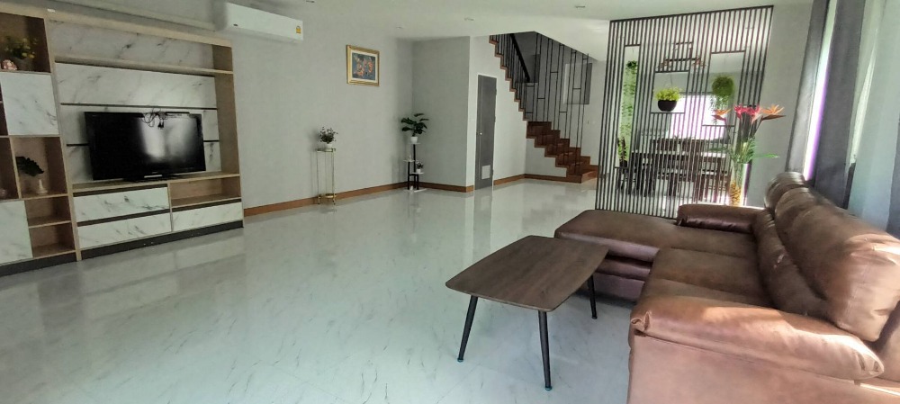 บ้านแฝด รามคำแหง 118 ซอย 46-3 / 5 ห้องนอน (ขาย), Semi-Detached House Ramkhamhaeng 118 Soi 46-3 / 5 Bedrooms (FOR SALE) JANG004