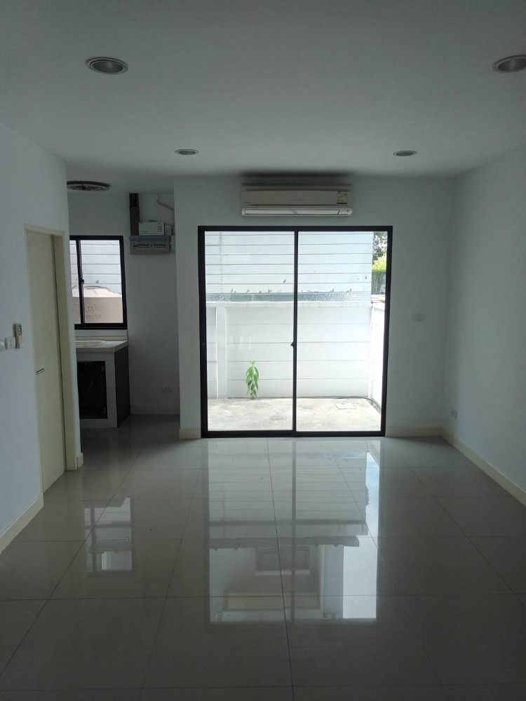 ทาวน์โฮม บ้านกลางเมือง พระราม 9 - รามคำแหง / 3 ห้องนอน (ขาย), Baan Klang Muang Rama 9 - Ramkhamhaeng / Townhome 3 Bedrooms (FOR SALE) JANG022