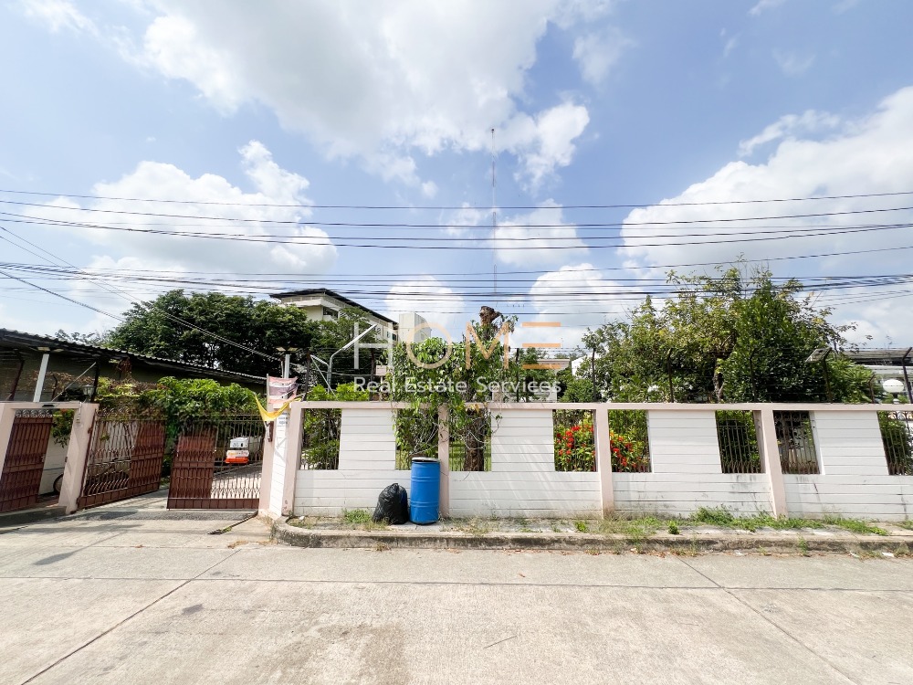 ที่ดินพร้อมสิ่งปลูกสร้าง ซอยสุขุมวิท 64 / 223 ตารางวา (ขาย), Land with Building Soi Sukhumvit 64 / 892 Square Metre (FOR SALE) PUY276