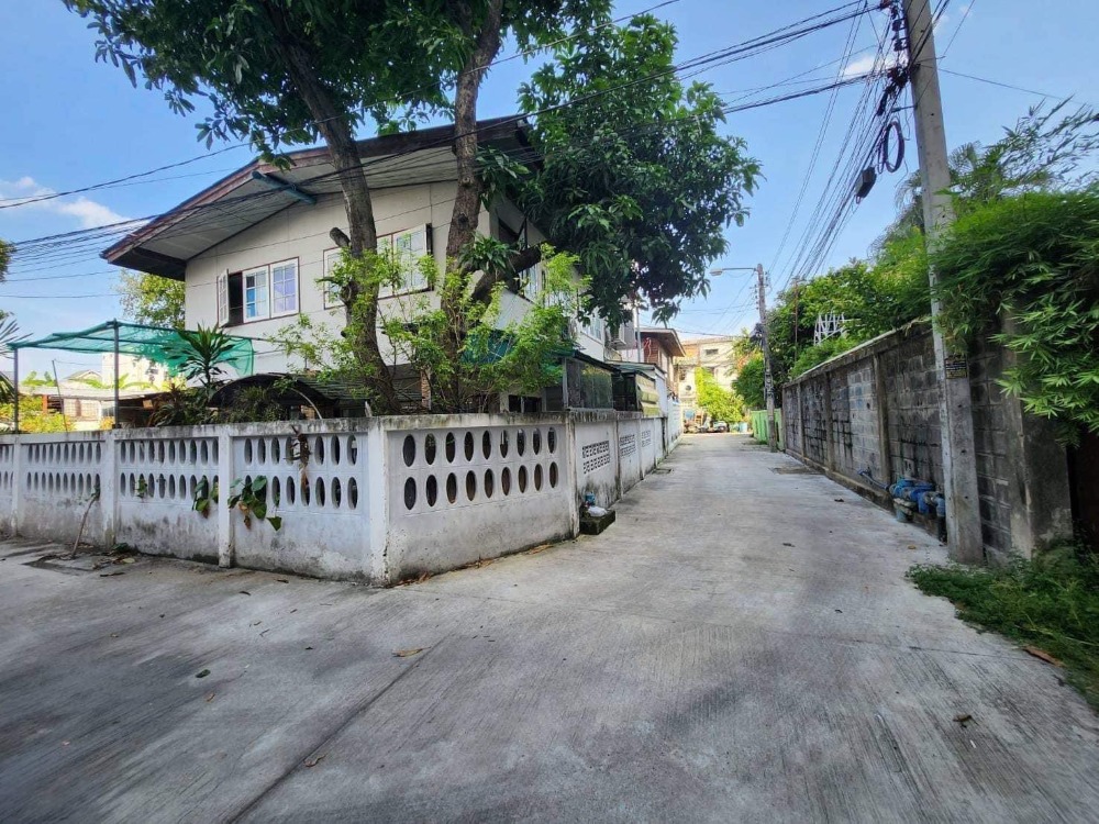 บ้านพร้อมที่ดิน ซอยสุขุมวิท 81 / 69 ตารางวา (ขาย), House with Land Soi Sukhumvit 81 / 276 Square Metre (FOR SALE) PALM770