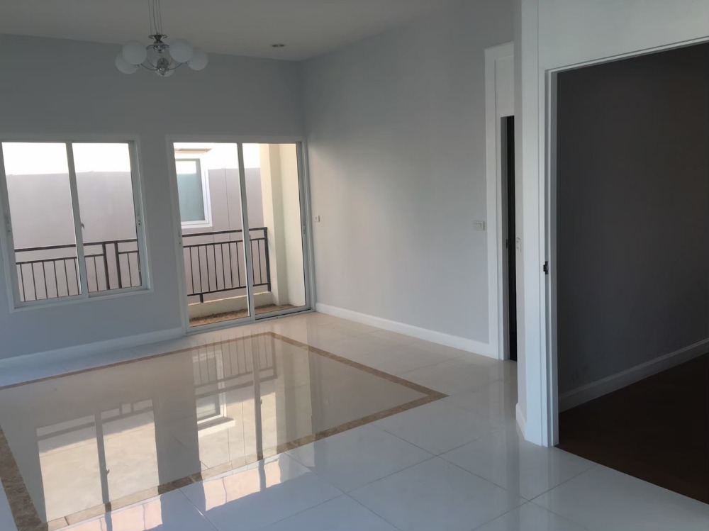 ทาวน์เฮ้าส์ ลาดพร้าว 110 / 6 ห้องนอน (ขาย), Townhouse Ladprao 110 / 6 Bedrooms (FOR SALE) JANG033