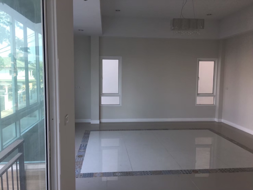 ทาวน์เฮ้าส์ ลาดพร้าว 110 / 6 ห้องนอน (ขาย), Townhouse Ladprao 110 / 6 Bedrooms (FOR SALE) JANG033