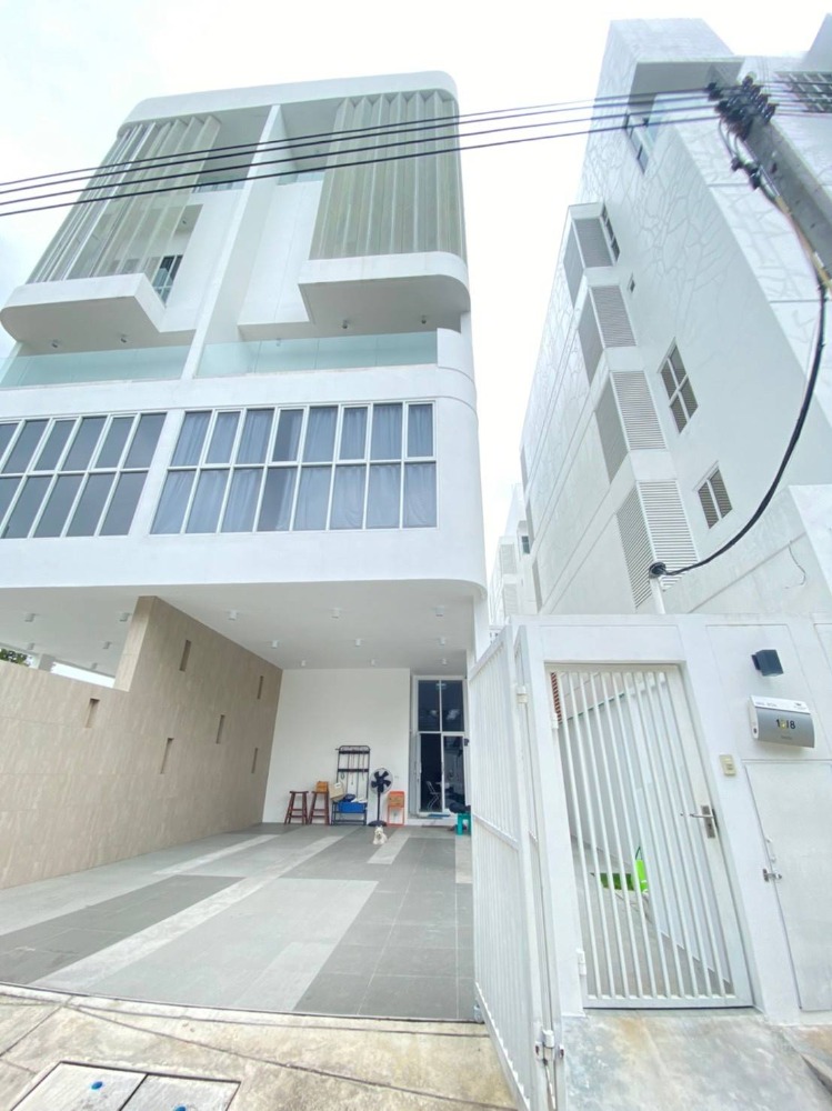 บ้านเดี่ยว ไวท์ วอลล์ ศรีนครินทร์ / 3 ห้องนอน (ให้เช่า), White Wall Srinakarin / Detached House 3 Bedrooms (FOR RENT) TP104