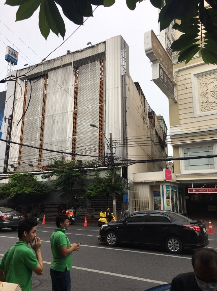 ตึกแถว เยาวราช / 4 ชั้นครึ่ง (ขายพร้อมผู้เช่า), Commercial Building Yaowarat / 4.5 Storey (SALE WITH TENANT) PALM289