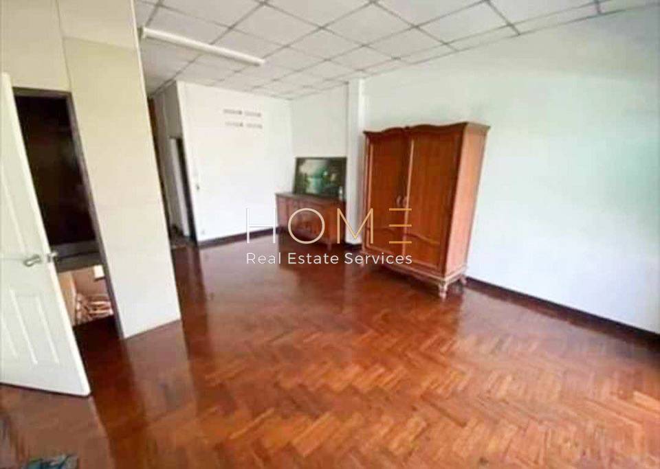 อาคารพาณิชย์ ซอยรามคำแหง 24 / 3 ชั้น (ขาย), Commercial Building Soi Ramkhamhaeng 24 / 3 Storey (FOR SALE) JANG073