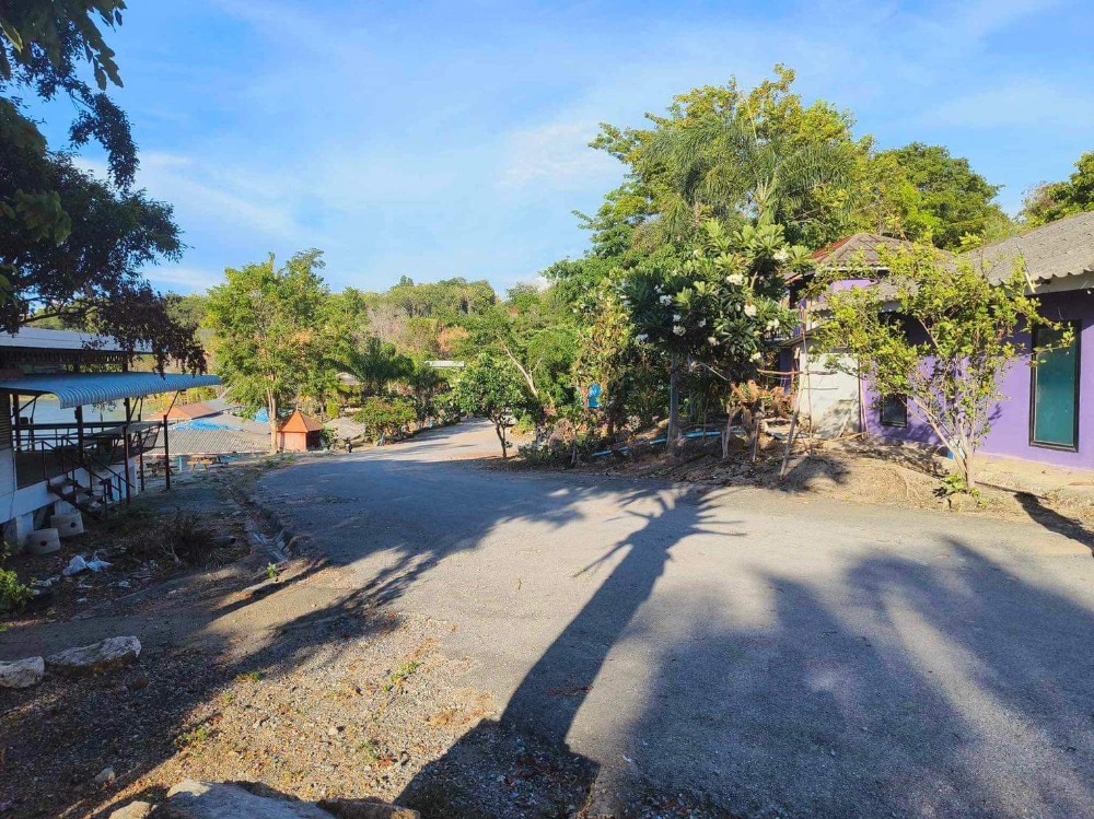 ที่ดินพร้อมโกดัง ซอยหนองหิน เมืองพัทยา / 8 ไร่ (ขาย), Land with Warehouse Soi Nonghin Pattaya / 8 Rai (FOR SALE) PUY290