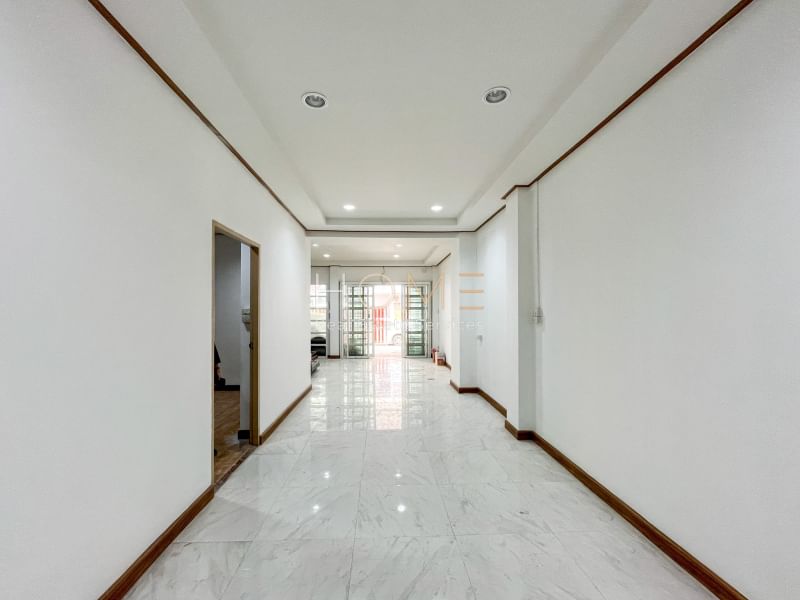 ทาวน์โฮม เจริญกรุง 107 / 4 ห้องนอน (ขาย), Townhome Charoen Krung 107 / 4 Bedrooms (SALE) NUT985