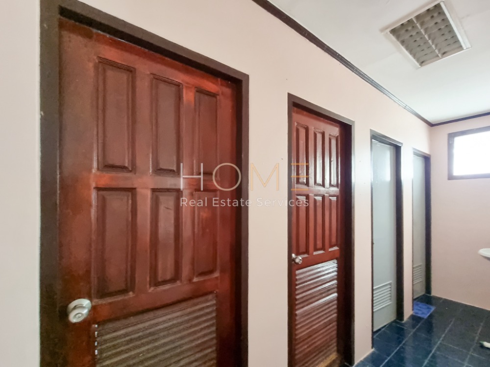 บ้านเดี่ยว ซอยลาดพร้าว 136 / 9 ห้องนอน (ขาย), Detached House Soi Ladprao 136 / 9 Bedrooms (FOR SALE) JANG051