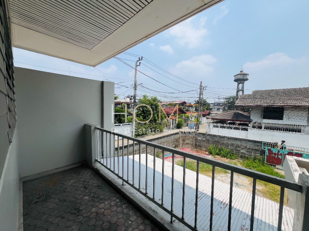 บ้านเดี่ยว ลาดพร้าว 87 แยก 28 / 4 ห้องนอน (ขายพร้อมผู้เช่า), Detached House Ladprao 87 Yaek 28 / 4 Bedrooms (SALE WITH TENANT) RUK747