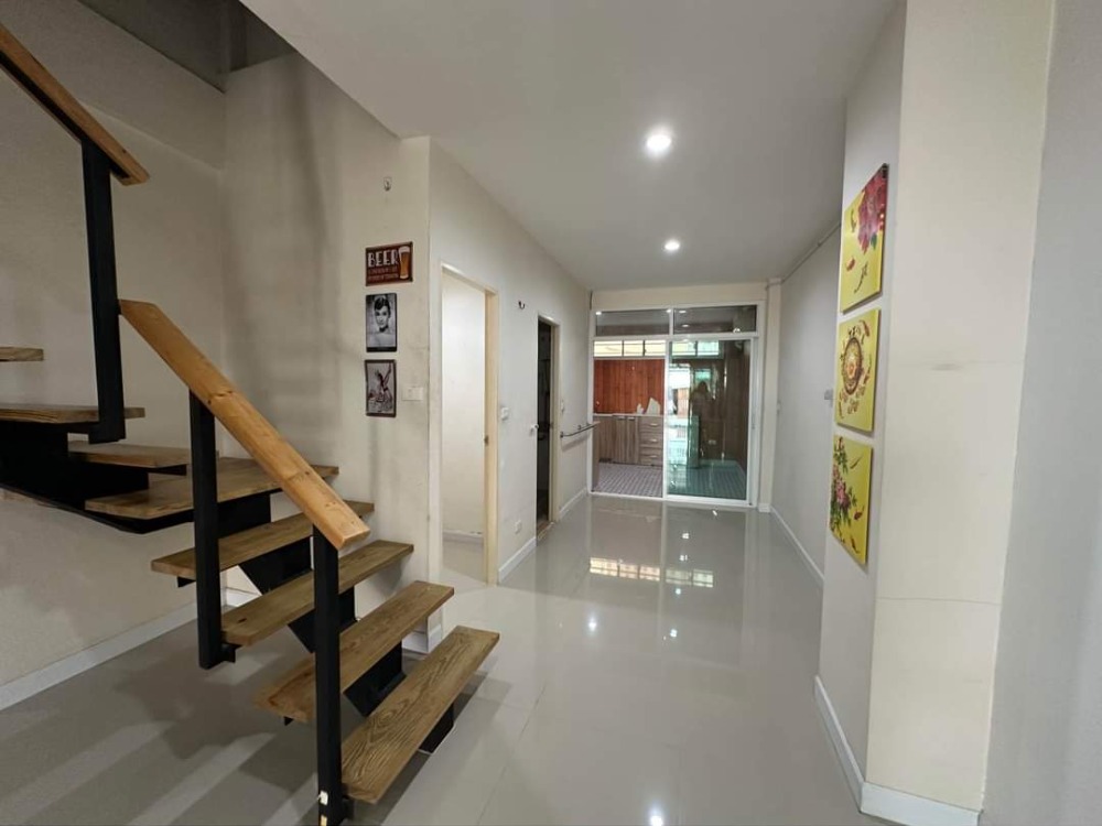 ทาวน์เฮ้าส์ ลาดพร้าว 110 แยก 3 / 4 ห้องนอน (ขาย), Townhouse Ladprao 110 Yaek 3 / 4 Bedrooms (FOR SALE) JANG059