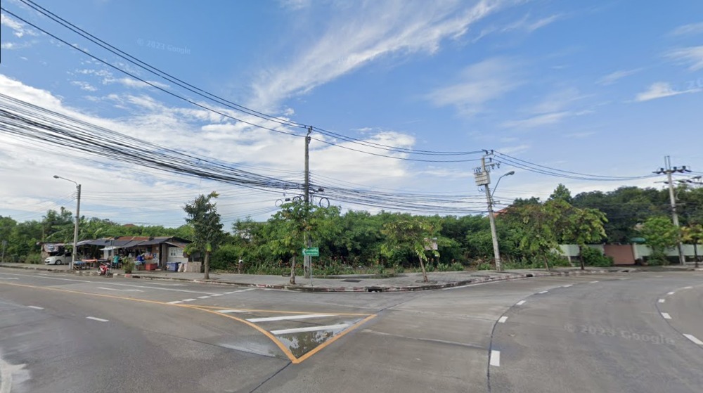 ที่ดิน วงเวียนซอยเฉลิมพระเกียรติ ร.9 28 / 394 ตารางวา (ขาย), Land Roundabout Soi Chaloem Prakiat Ratchakan Thi 9 Soi 28 / 788 Square Metre (FOR SALE) PUY321