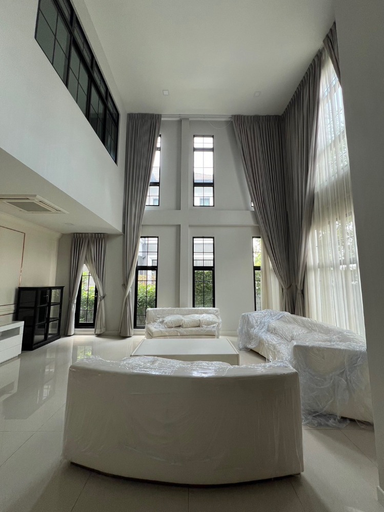 บ้านเดี่ยว เดอะ พาลาซโซ่ ศรีนครินทร์ / 5 ห้องนอน (ขายพร้อมผู้เช่า), The Palazzo Srinakarin / Detached House 5 Bedrooms (SALE WITH TENANT) PUY334