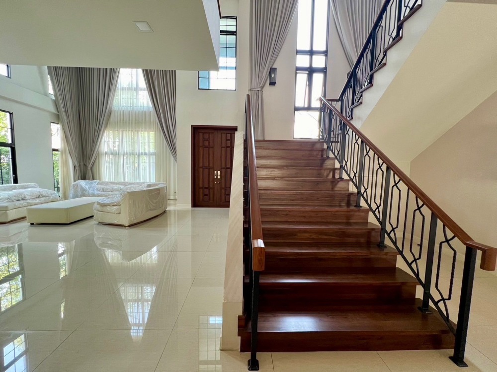 บ้านเดี่ยว เดอะ พาลาซโซ่ ศรีนครินทร์ / 5 ห้องนอน (ขายพร้อมผู้เช่า), The Palazzo Srinakarin / Detached House 5 Bedrooms (SALE WITH TENANT) PUY334