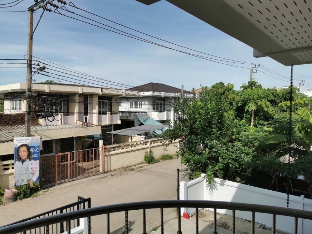 บ้านเดี่ยว โชคชัย 4 ซอย 7 / 4 ห้องนอน (ขายพร้อมผู้เช่า), Detached House Chokchai 4 Soi 7 / 4 Bedrooms (SALE WITH TENANT) RUK761