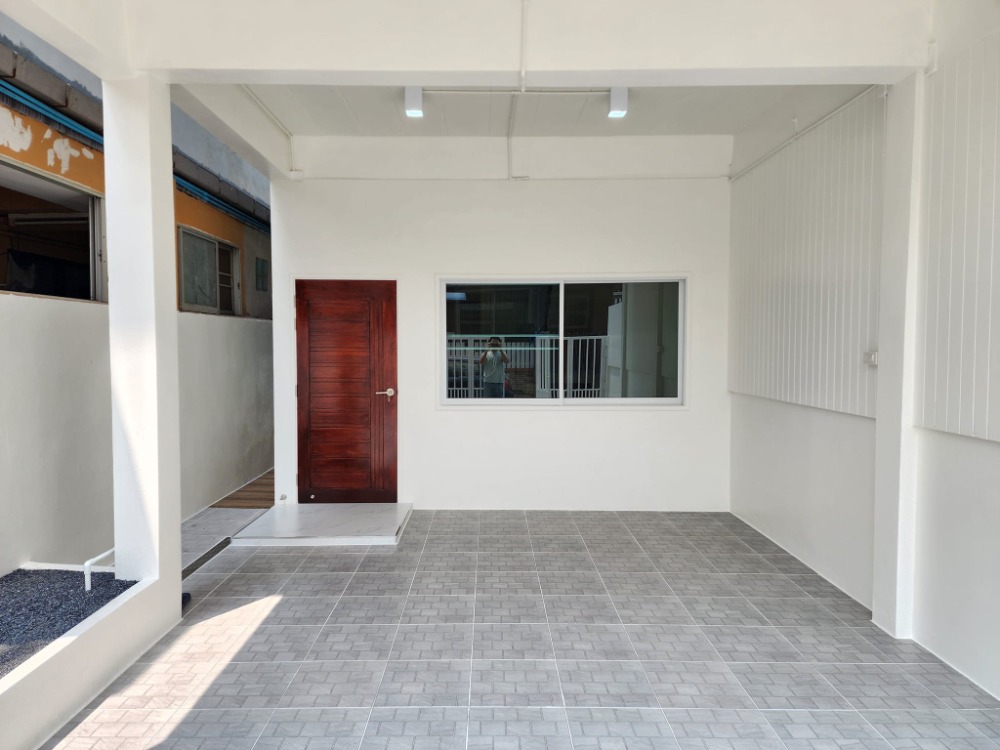 ทาวน์โฮม ซอยร่วมศุภ 1 / 2 ห้องนอน (ขาย), Townhome Soi Ruam Supa 1 / 2 Bedrooms (SALE) Q067