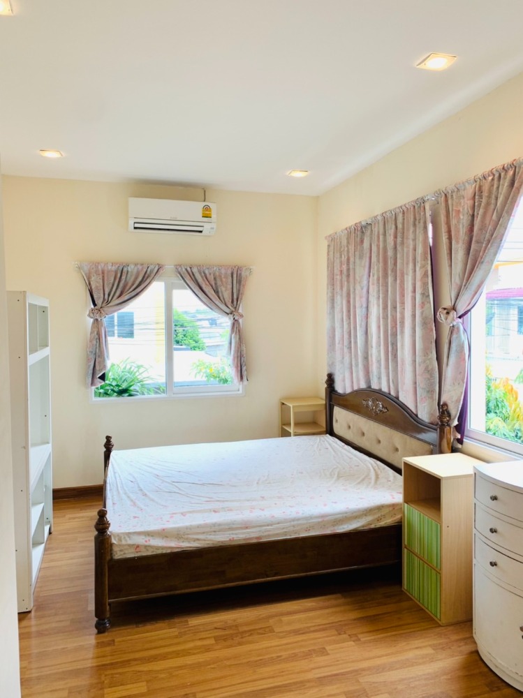 ทาวน์โฮม โกลเด้น ทาวน์ วัชรพล - สุขาภิบาล 5 / 4 ห้องนอน (ขาย), Golden Town Watcharapol - Sukhapiban 5 / Townhome 4 Bedrooms (FOR SALE) TAN093