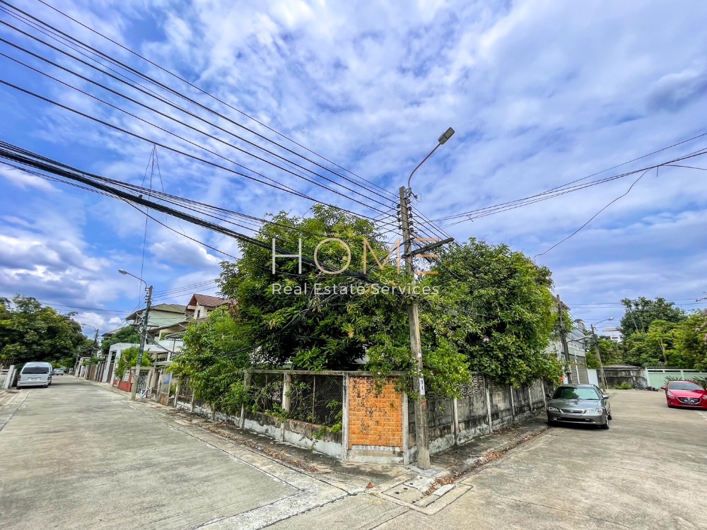 บ้านเดี่ยว เสรี พระราม 9 / 3 ห้องนอน (ขาย), Seri Rama 9 / Detached House 3 Bedrooms (FOR SALE) TIK493