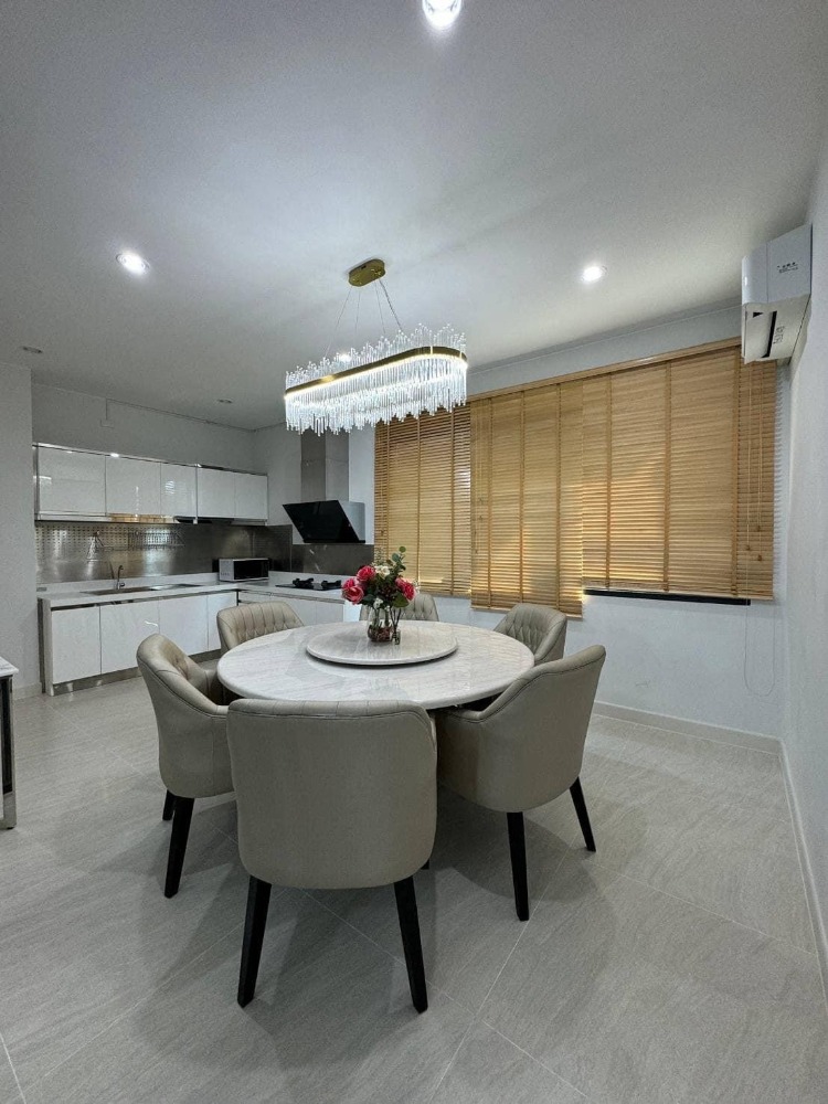 ทาวน์โฮม บ้านกลางเมือง คลาสเซ่ สุขุมวิท 77 / 3 ห้องนอน (ขาย), Baan Klang Muang Classe Sukhumvit 77 / Townhome 3 Bedrooms (FOR SALE) HL1632