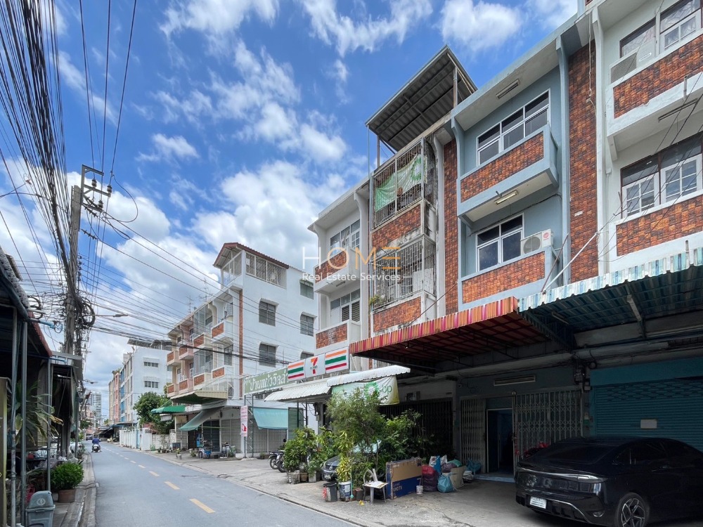 อาคารพาณิชย์ ซอยจรัญสนิทวงศ์ 35 / 2 ห้องนอน (ขาย), Commercial building Soi Charansanitwong 35 / 2 Bedrooms (SALE) MHOW236