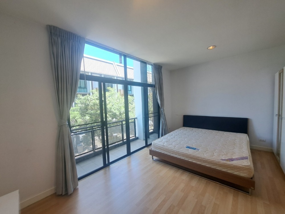 ฟลอร่า วงศ์สว่าง / 3 ห้องนอน (ขายพร้อมผู้เช่า), Flora Wongsawang / 3 Bedrooms (SALE WITH TENANT) Q115