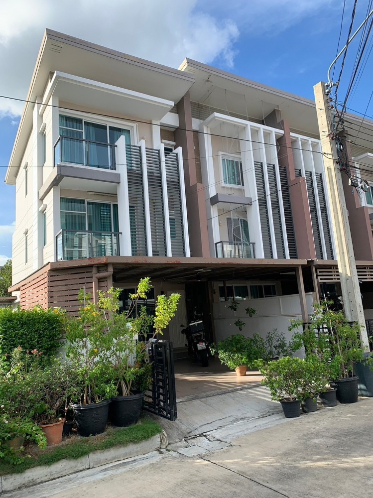 ทาวน์ อเวนิว ซิกซ์ตี้ วิภาวดี 60 / 3 ห้องนอน (ขายพร้อมผู้เช่า), Town Avenue Vibhavadi 60 / 3 Bedrooms (SALE WITH TENANT) FAH032