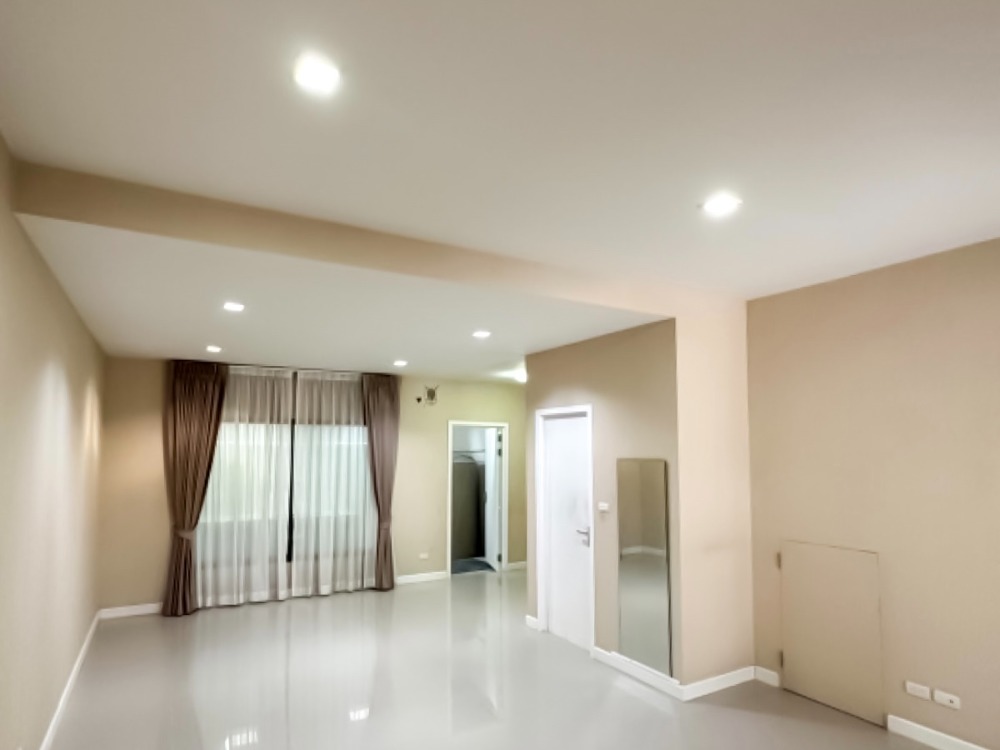 ทาวน์โฮม เพล็กซ์ เรสซิเดนซ์ เกษตร - นวมินทร์ / 3 ห้องนอน (ขาย), Plex Residence Kaset - Nawamin / Townhome 3 Bedrooms (FOR SALE) KARN010