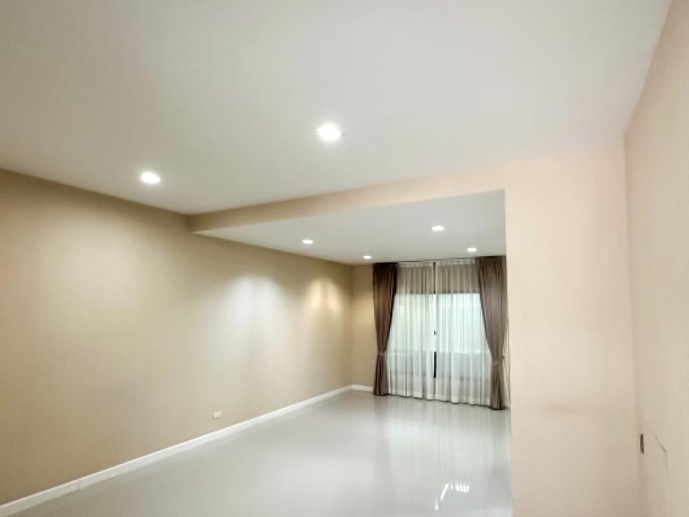 ทาวน์โฮม เพล็กซ์ เรสซิเดนซ์ เกษตร - นวมินทร์ / 3 ห้องนอน (ขาย), Plex Residence Kaset - Nawamin / Townhome 3 Bedrooms (FOR SALE) KARN010