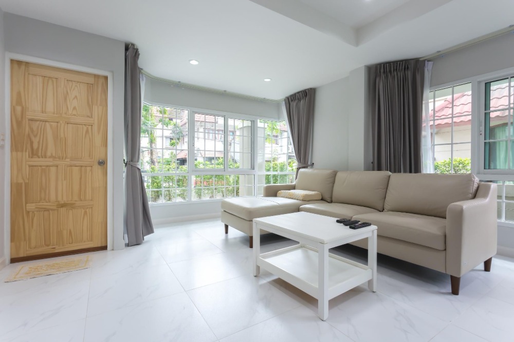 ทาวน์โฮม บ้านลัดดาว สุขุมวิท 68 / 3 ห้องนอน (ขาย), Baan Lat Dao Sukhumvit 68 / Townhome 3 Bedrooms (FOR SALE) PUY357