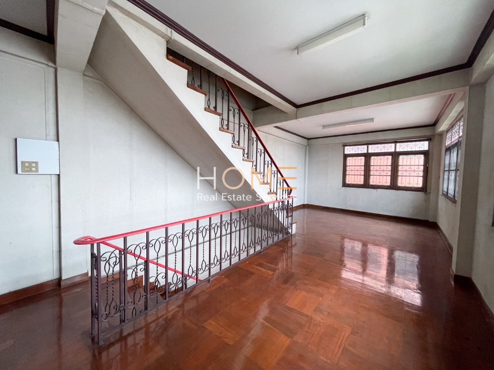 อาคารพาณิชย์ ซอยเพชรเกษม 38 / 3 ห้องนอน (ขาย), Commercial building Soi Phetkasem 38 / 3 Bedrooms (SALE) MHOW237