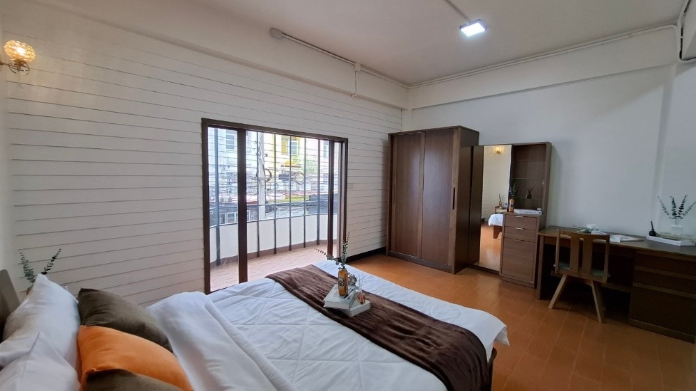 ทาวน์เฮ้าส์ ซอยพหลโยธิน 40 / 4 ห้องนอน (ขาย), Townhouse Soi Phahonyothin 40 / 4 Bedrooms (FOR SALE) KARN054