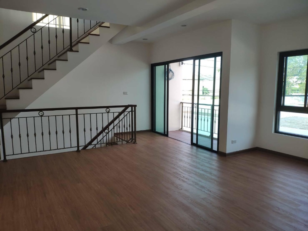 ทาวน์โฮม ซอยนวมินทร์ 70 / 3 ห้องนอน (ขาย), Townhome Soi Nawamin 70 / 3 Bedrooms (FOR SALE) KARN063