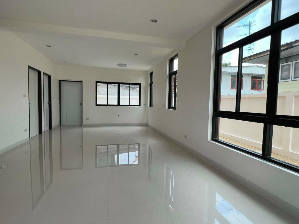 ทาวน์โฮม ซอยนวมินทร์ 70 / 3 ห้องนอน (ขาย), Townhome Soi Nawamin 70 / 3 Bedrooms (FOR SALE) KARN063