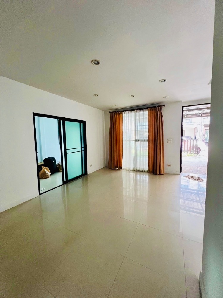 ทาวน์เฮ้าส์ อารียา โมวา เกษตร - นวมินทร์ / 3 ห้องนอน (ขาย), Areeya Mova Kaset - Nawamin / Townhouse 3 Bedrooms (FOR SALE) KARN024