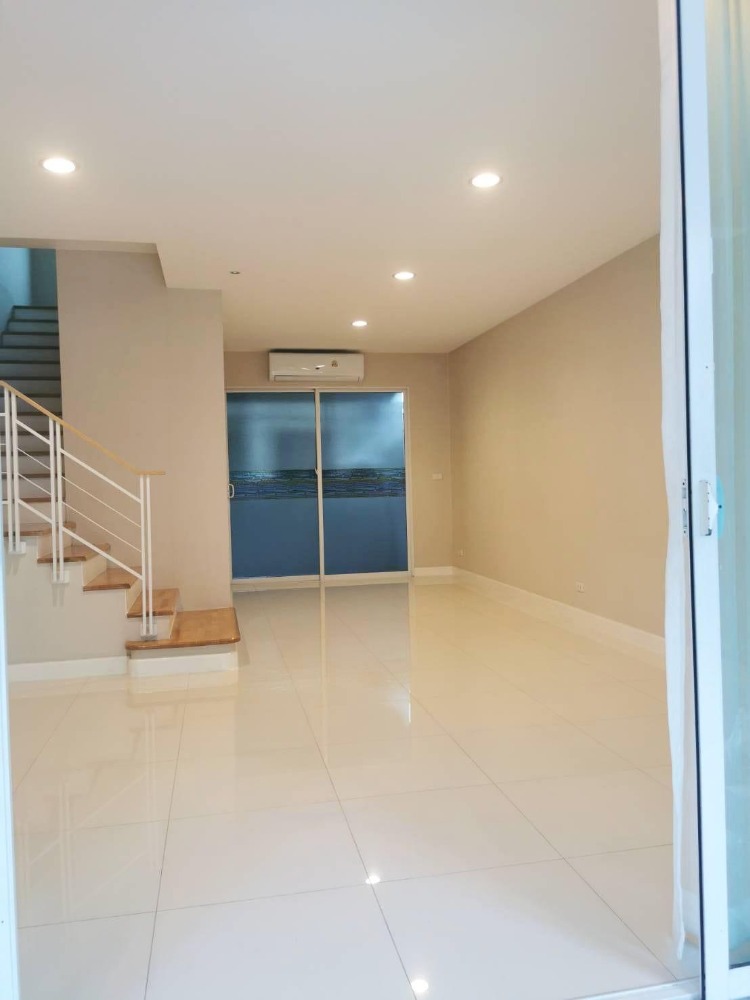 ทาวน์โฮม บ้านกลางเมือง เกษตร - นวมินทร์ / 3 ห้องนอน (ขาย), Baan Klang Muang Kaset - Nawamin / Townhome 3 Bedrooms (FOR SALE) KARN071