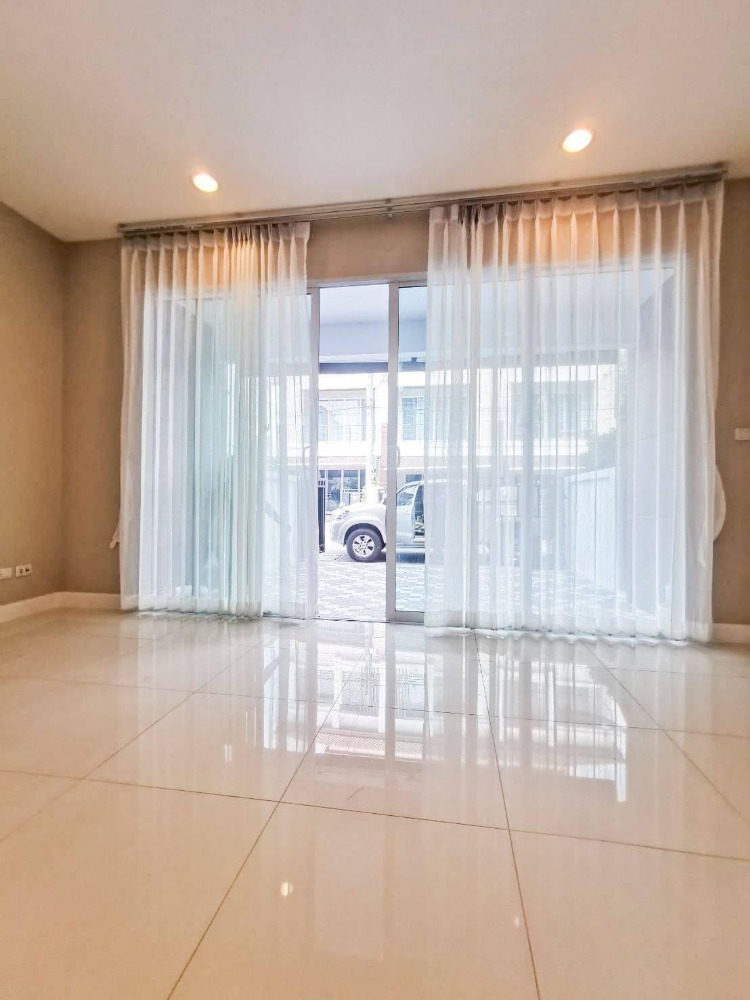 ทาวน์โฮม บ้านกลางเมือง เกษตร - นวมินทร์ / 3 ห้องนอน (ขาย), Baan Klang Muang Kaset - Nawamin / Townhome 3 Bedrooms (FOR SALE) KARN071