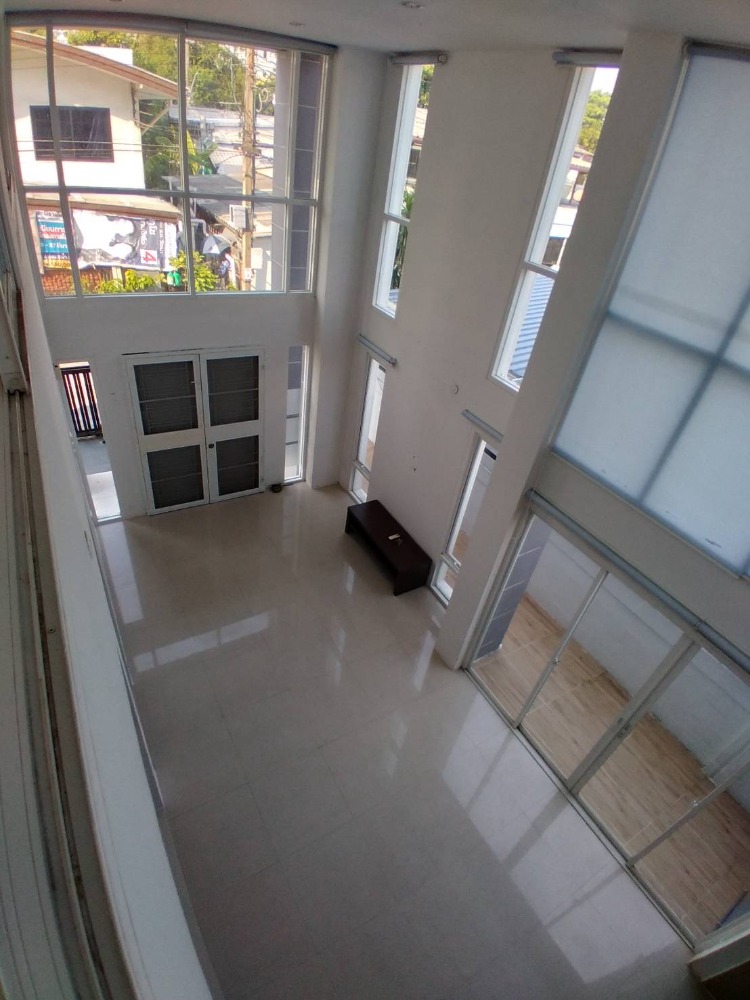 ทาวน์โฮม ซอยปรีดีพนมยงค์ 31 / 6 ห้องนอน (ขาย), Townhome Soi Pridi Banomyong 31 / 6 Bedrooms (FOR SALE) PUY383