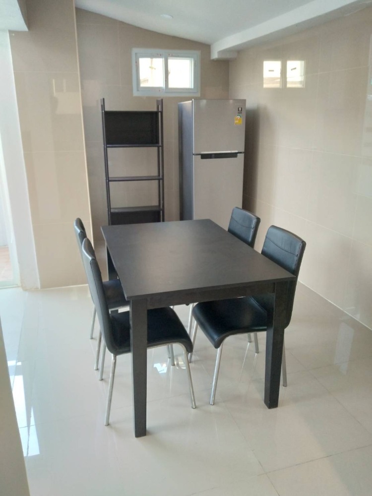 ทาวน์โฮม ซอยปรีดีพนมยงค์ 31 / 6 ห้องนอน (ขาย), Townhome Soi Pridi Banomyong 31 / 6 Bedrooms (FOR SALE) PUY383