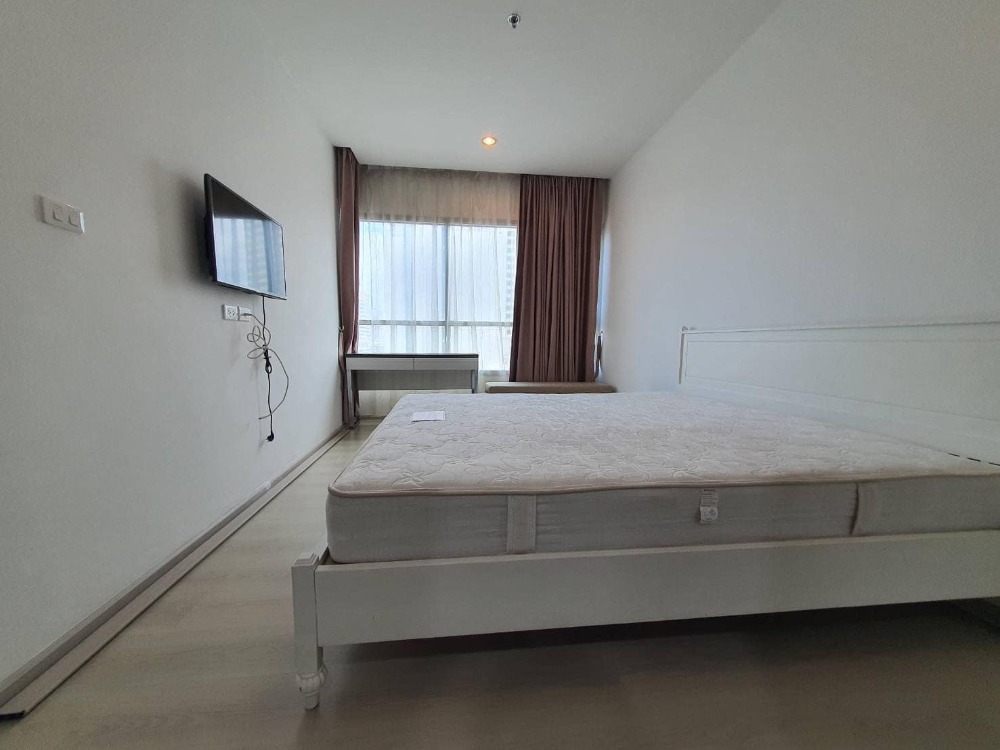 Life Ratchadapisek / 2 Bedrooms (SALE WITH TENANT), ไลฟ์ รัชดาภิเษก / 2 ห้องนอน (ขายพร้อมผู้เช่า) LIL068