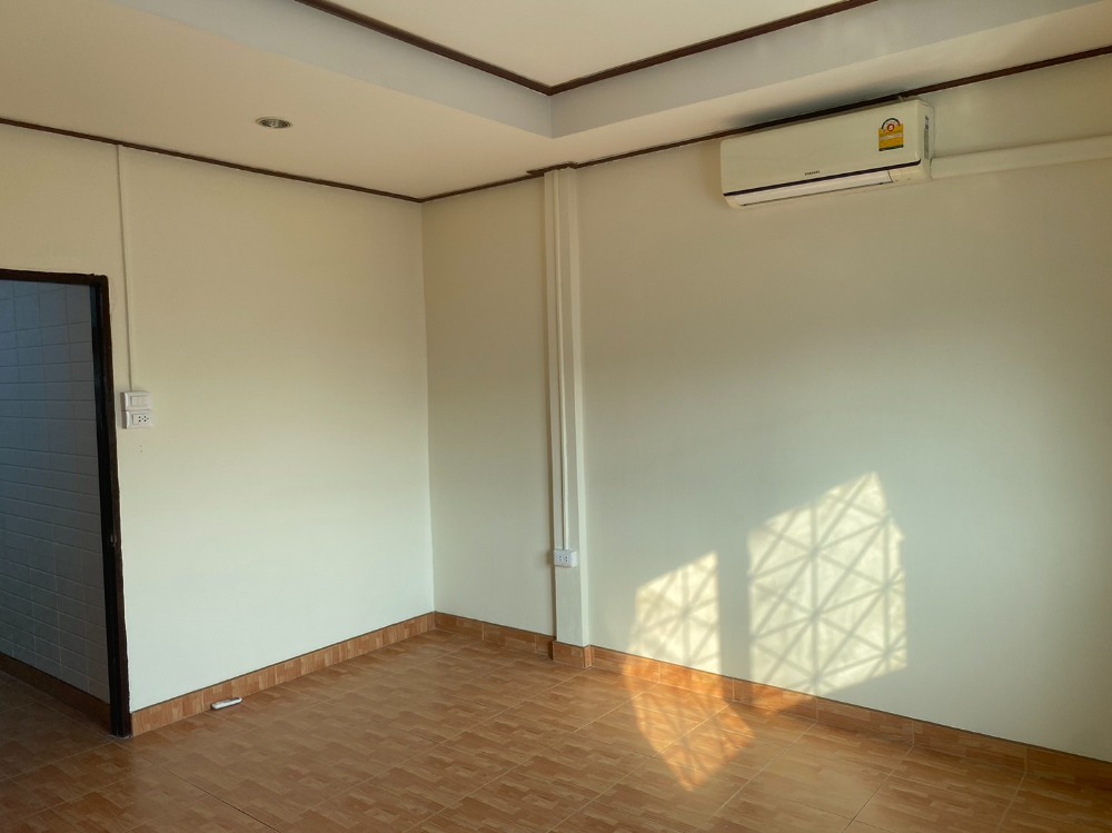 ทาวน์เฮ้าส์ อินทนนท์ ลาดปลาเค้า / 2 ห้องนอน (ขาย), Inthanon Ladplakao / Townhouse 2 Bedrooms (FOR SALE) KARN040