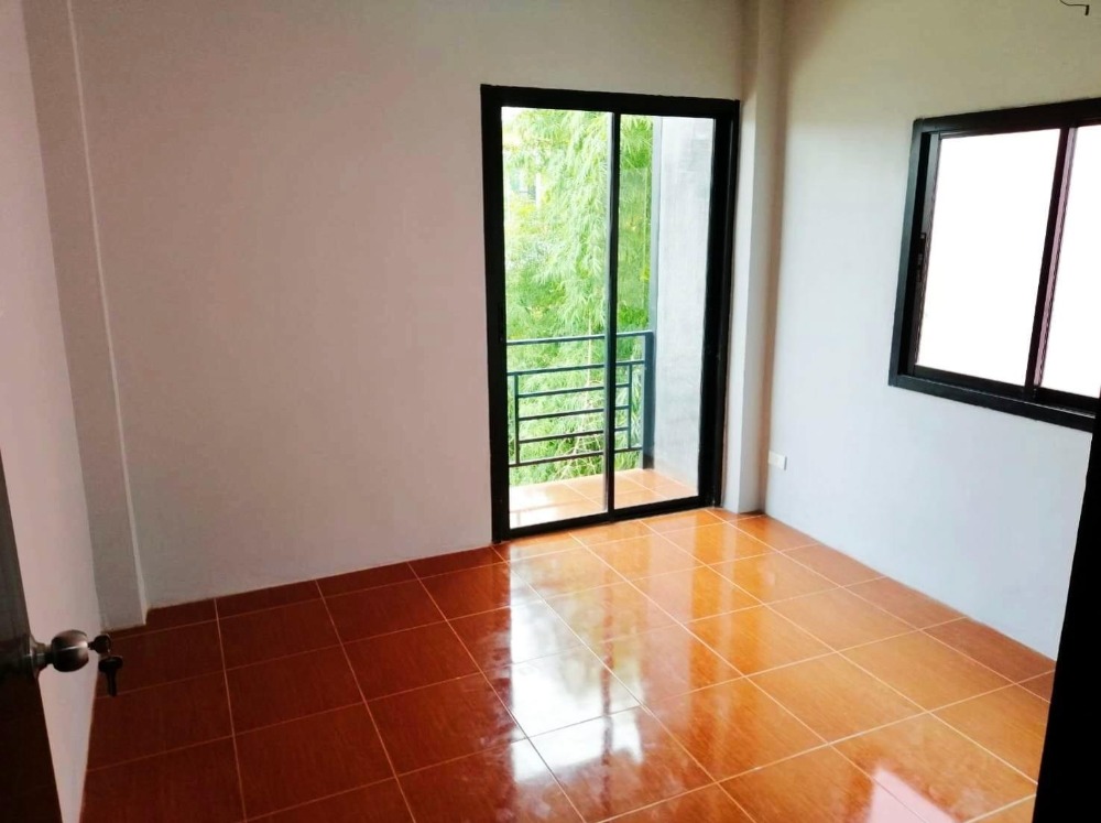 บ้านเดี่ยว ซอยลาดพร้าว 101 แยก 42-4 / 3 ห้องนอน (ขาย), Detached House Soi Ladprao 101 Yaek 42-4 / 3 Bedrooms (FOR SALE) KARN116