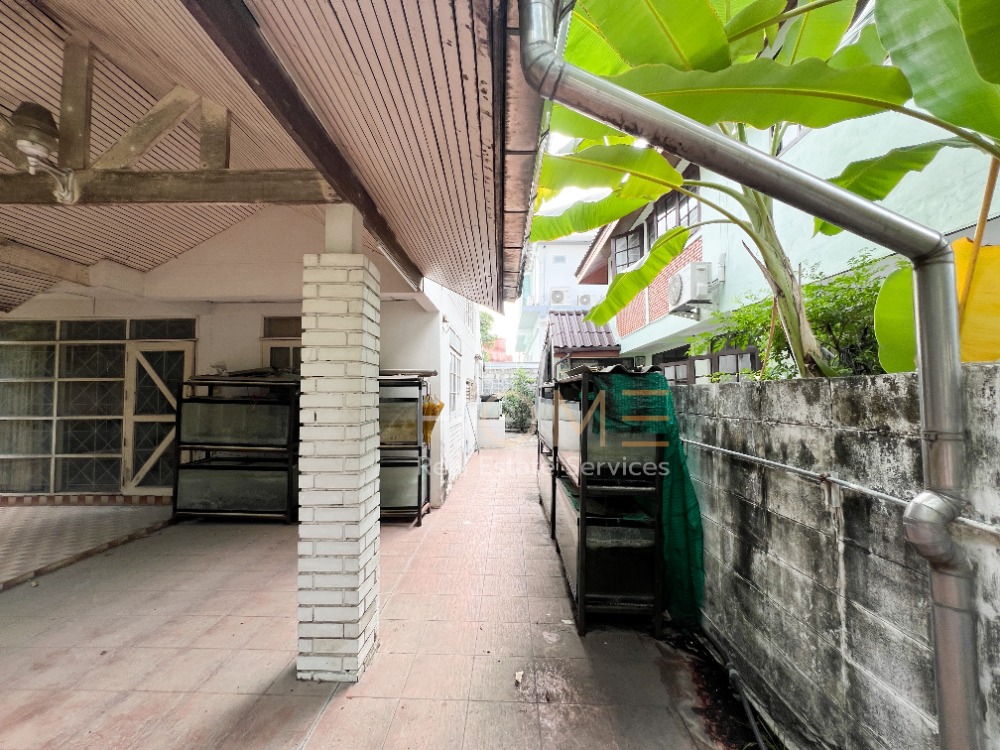 ที่ดินพร้อมสิ่งปลูกสร้าง ซอย บางนา - ตราด 42 / 3 ห้องนอน (ขาย), Land with Building Soi Bangna - Trad 42 / 3 Bedrooms (SALE) PUY041