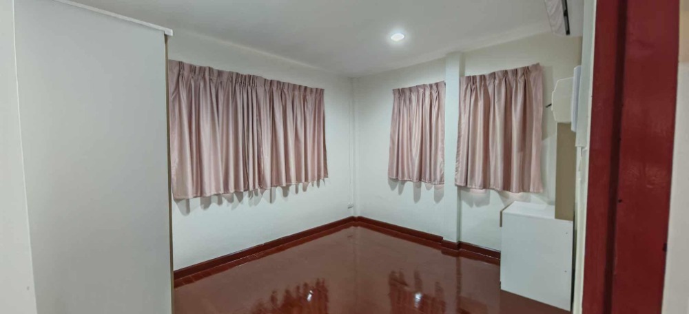 หมู่บ้านประชาชื่น ซอยสามัคคี 63 / 3 ห้องนอน (ขาย), Prachachuen Village Soi Samakkhi 63 / 3 Bedrooms (SALE) FAH154