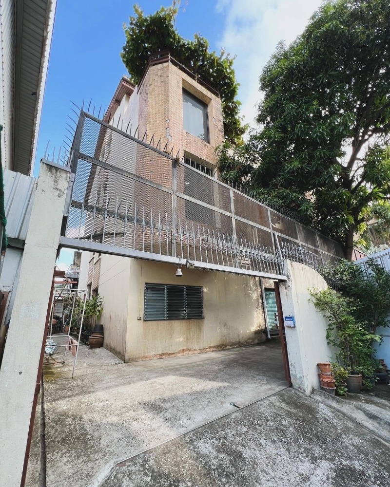 ที่ดินพร้อมสิ่งปลูกสร้าง ซอยสุขุมวิท 64 / 78 ตารางวา (ขาย), Land with Building Soi Sukhumvit 64 / 312 Square Metre (FOR SALE) PUY295