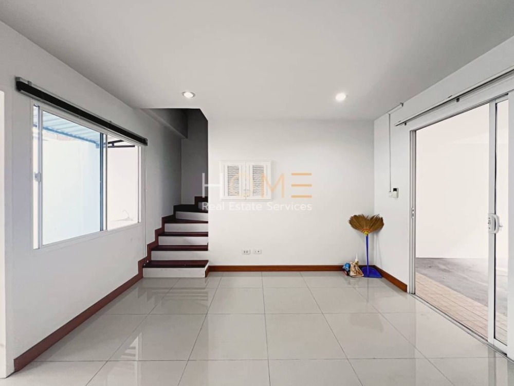 ทาวน์เฮ้าส์ ซอยอาภาศิริ สุทธิสาร / 4 ห้องนอน (ขาย), Townhouse Soi Arpasiri Sutthisan / 4 Bedrooms (FOR SALE) MEAW525